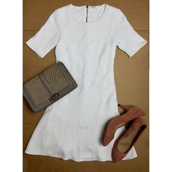 Veronica Beard Dresses & Skirts - Veronica Beard White Knit Mini Dress
